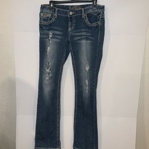 Maurices Woman’s size 9/10 Distressed Denim Jean